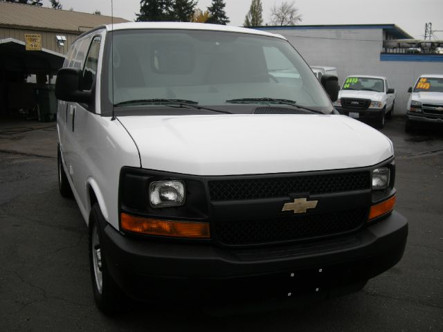 Chevrolet Express 2012 photo 3
