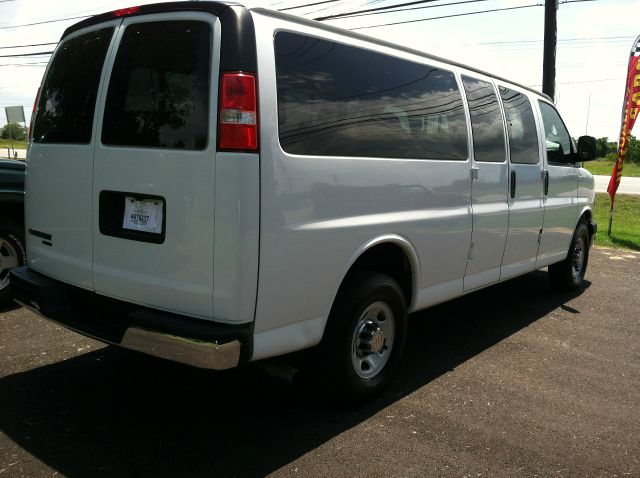 Chevrolet Express 114.6 XLT W/rear Door Privacy Glass Passenger Van