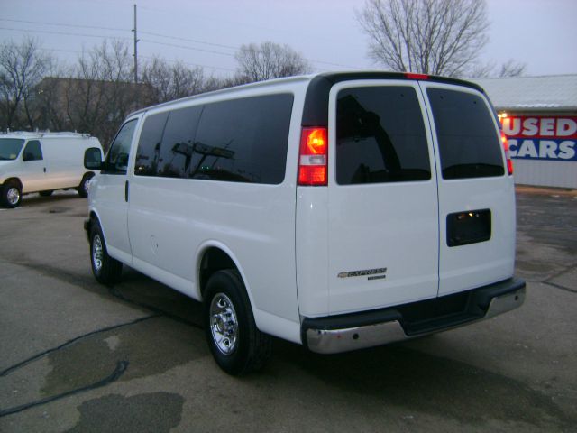 Chevrolet Express 1500 4D Sport Utility Passenger Van