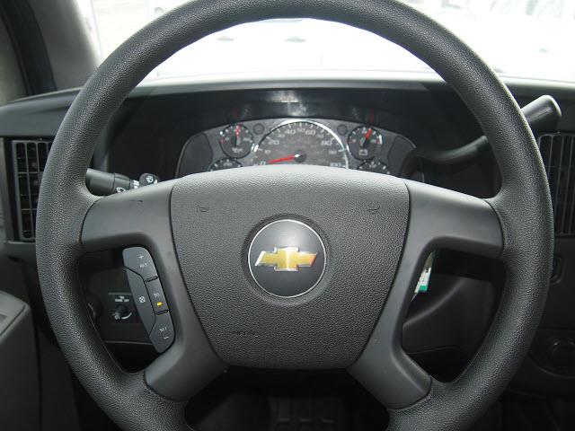 Chevrolet Express 2013 photo 2
