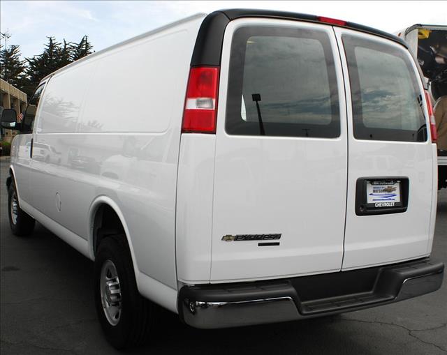 Chevrolet Express 2014 photo 2