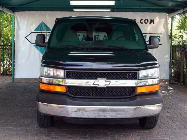Chevrolet Express Cargo 2003 photo 3