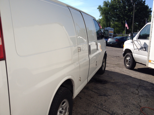 Chevrolet Express Cargo 2004 photo 1