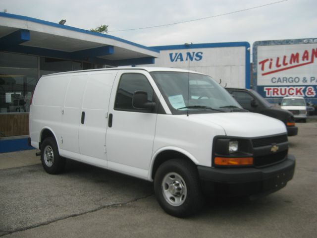 Chevrolet Express Cargo 2010 photo 4