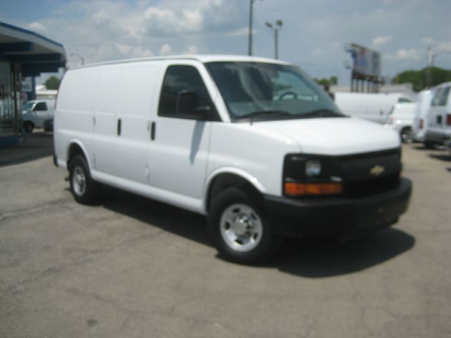 Chevrolet Express Cargo 2011 photo 4