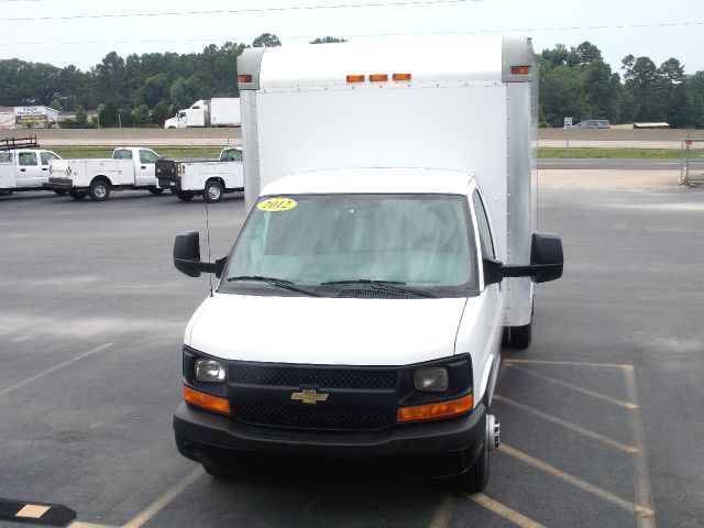 Chevrolet Express Cutaway 2012 photo 3