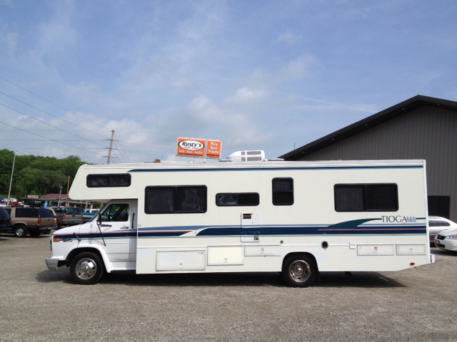 Chevrolet G-P Base RV - Camper