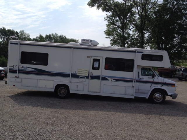 Chevrolet G-P 1996 photo 21