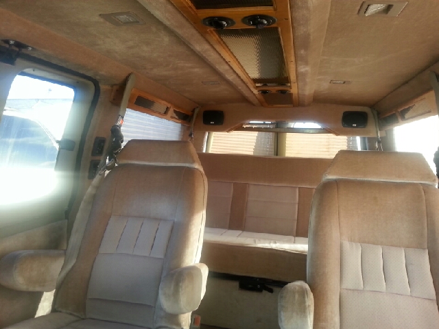 Chevrolet G-Series Van 1996 photo 2