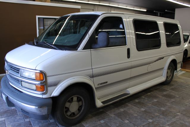 Chevrolet G10 Sport PLUS Passenger Van