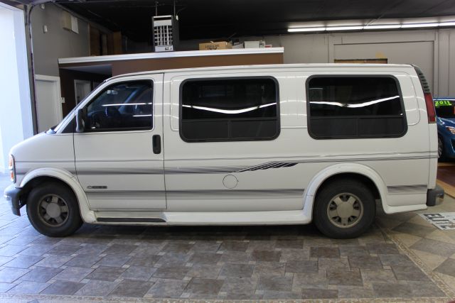 Chevrolet G10 1996 photo 3