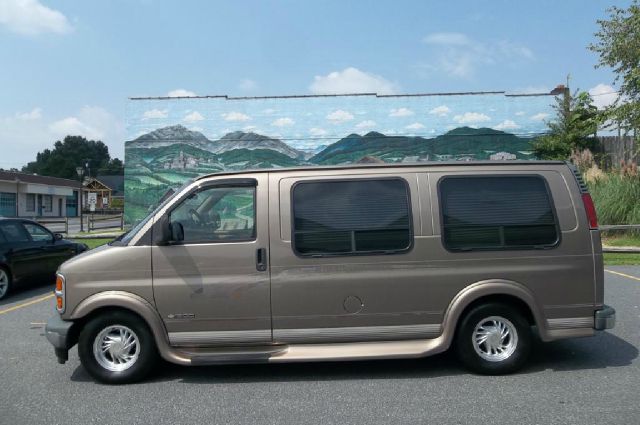 Chevrolet G10 Sport PLUS Passenger Van