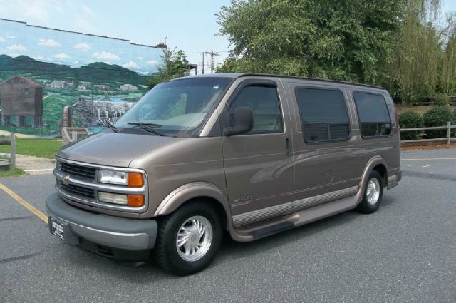 Chevrolet G10 1996 photo 1