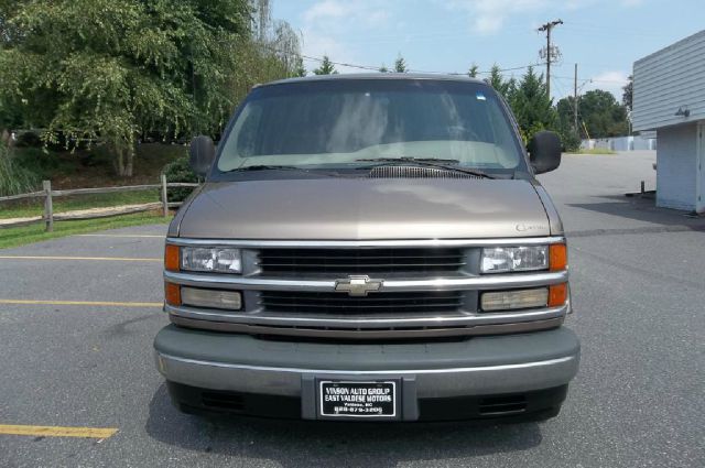 Chevrolet G10 1996 photo 3