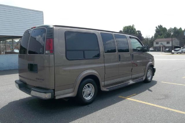 Chevrolet G10 1996 photo 4