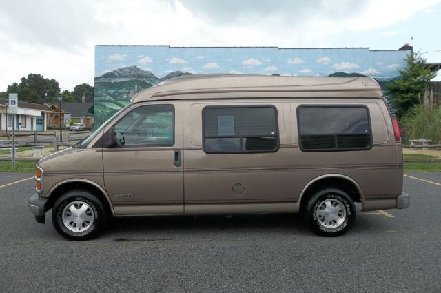 Chevrolet G10 1996 photo 1