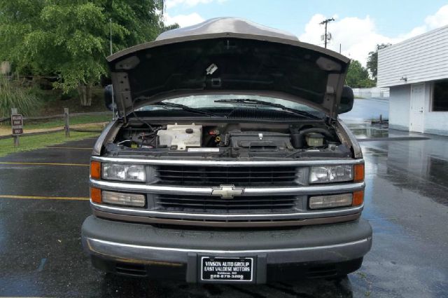 Chevrolet G10 1996 photo 10