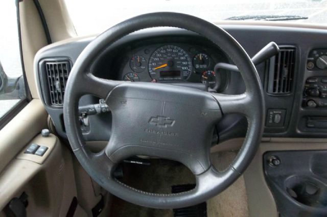 Chevrolet G10 1996 photo 17