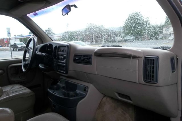 Chevrolet G10 1996 photo 18