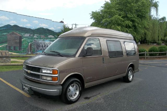 Chevrolet G10 1996 photo 3