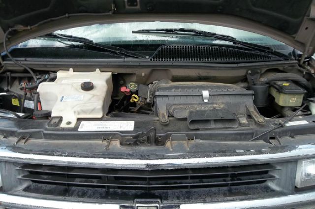 Chevrolet G10 1996 photo 9