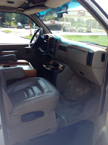 Chevrolet G10 SportVan 1997 photo 4