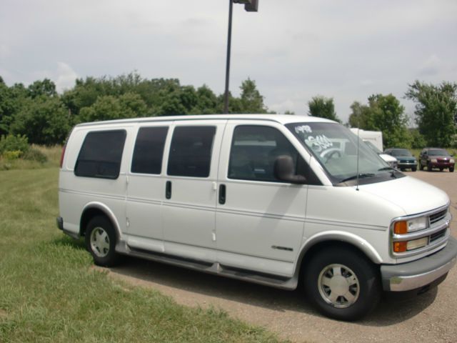 Chevrolet G1500 Manual Passenger Van