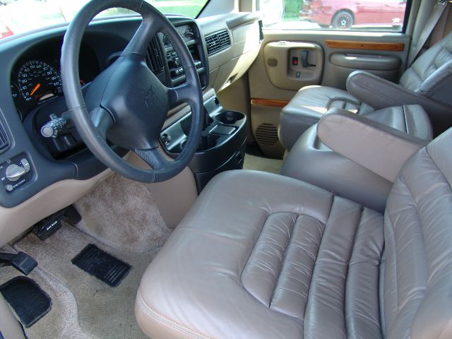 Chevrolet G1500 1998 photo 1