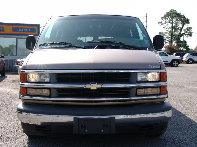 Chevrolet G1500 1998 photo 2