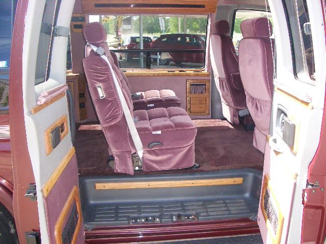 Chevrolet G1500 1998 photo 2