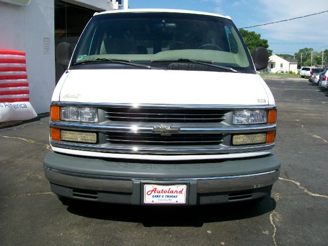 Chevrolet G1500 1998 photo 1