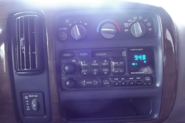 Chevrolet G1500 1998 photo 14