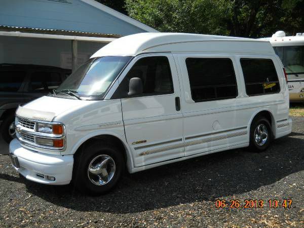 Chevrolet G1500 1998 photo 2