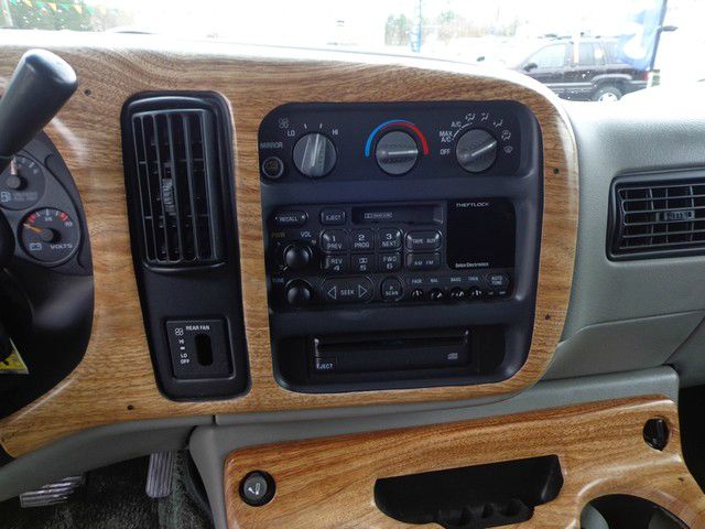 Chevrolet G1500 1998 photo 4