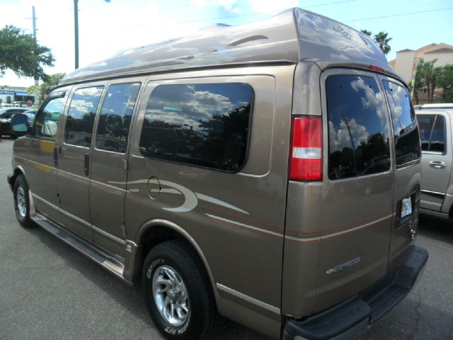 Chevrolet G1500 Ml350 SUV 4x4 Conversion Van