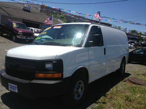 Chevrolet G1500 2008 photo 2