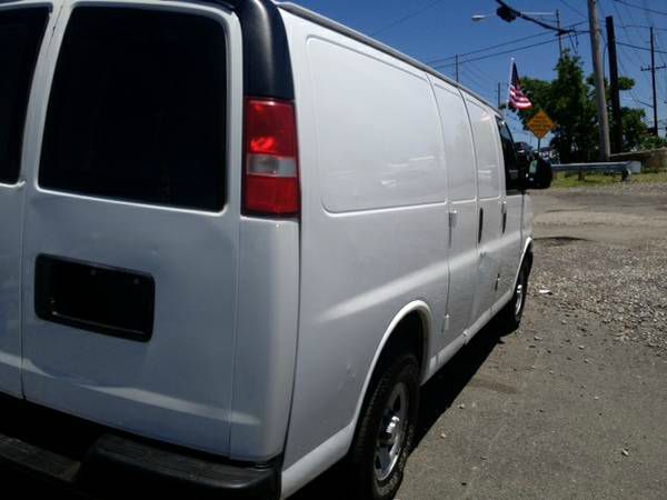 Chevrolet G1500 2008 photo 3