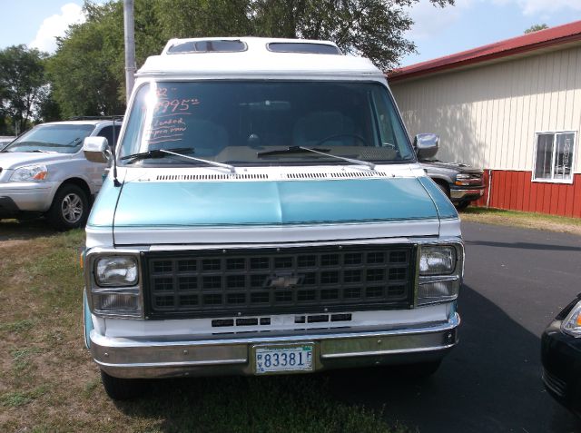 Chevrolet G20 1982 photo 2
