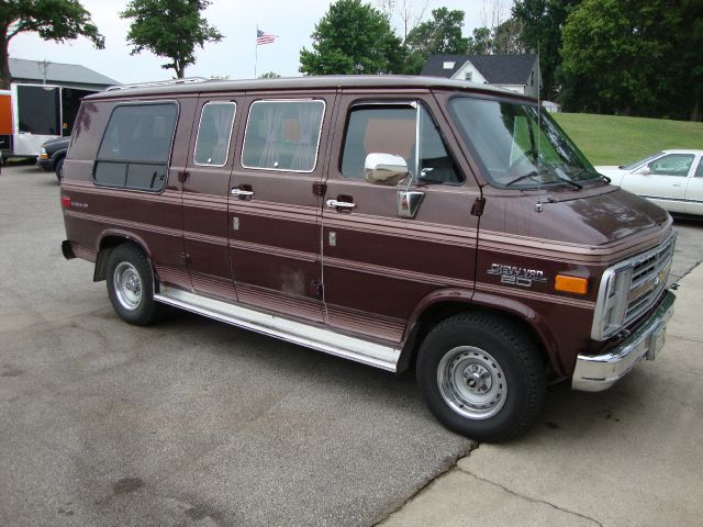 Chevrolet G20 1991 photo 2