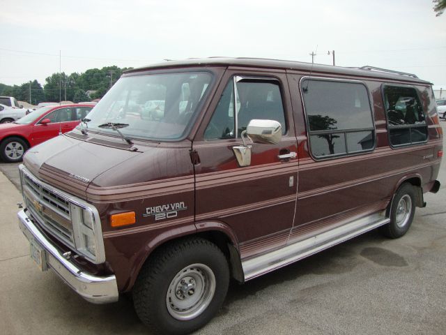Chevrolet G20 1991 photo 3