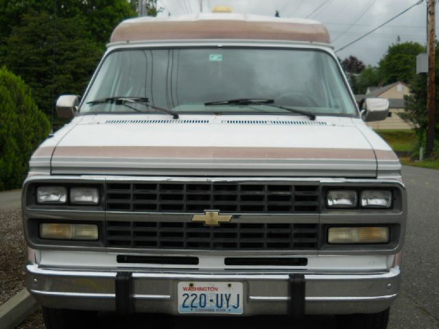Chevrolet G20 1992 photo 3