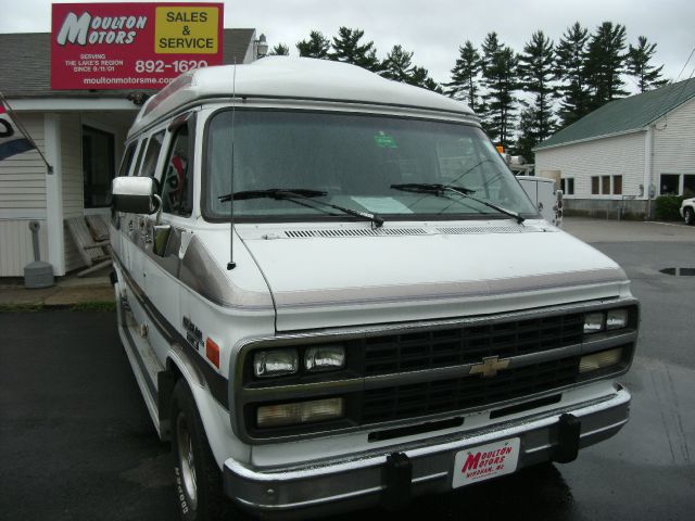 Chevrolet G20 1993 photo 2