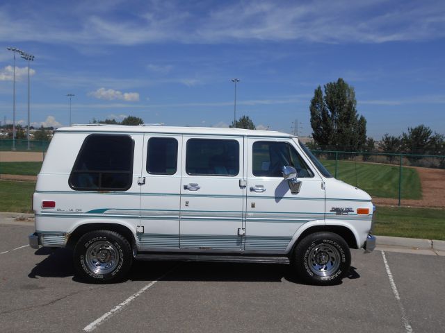 Chevrolet G20 1995 photo 1