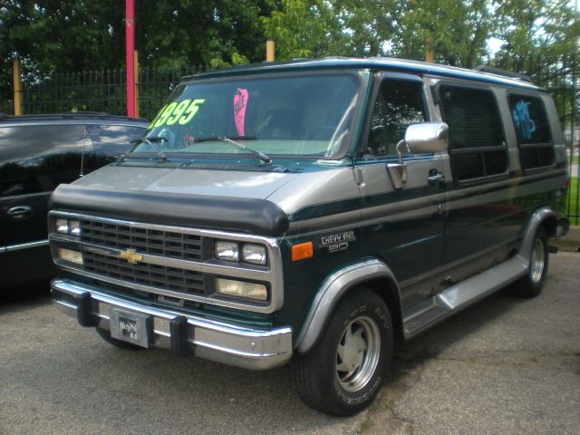 Chevrolet G20 1995 photo 2