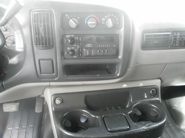 Chevrolet G2500 VDC Passenger Van