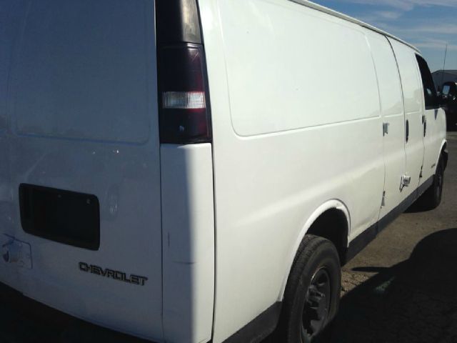 Chevrolet G2500 Lariat Super Duty Cargo Van
