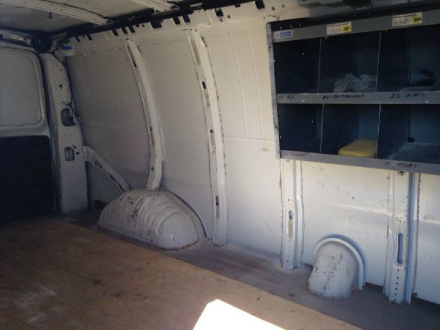 Chevrolet G2500 2005 photo 2