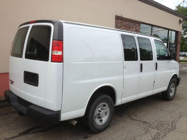 Chevrolet G2500 2009 photo 1