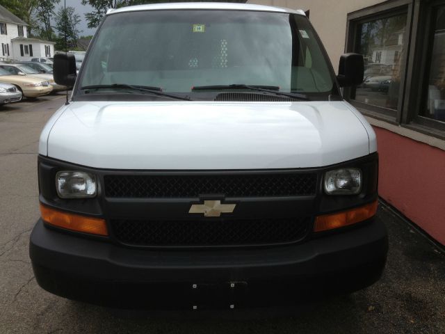 Chevrolet G2500 2009 photo 4
