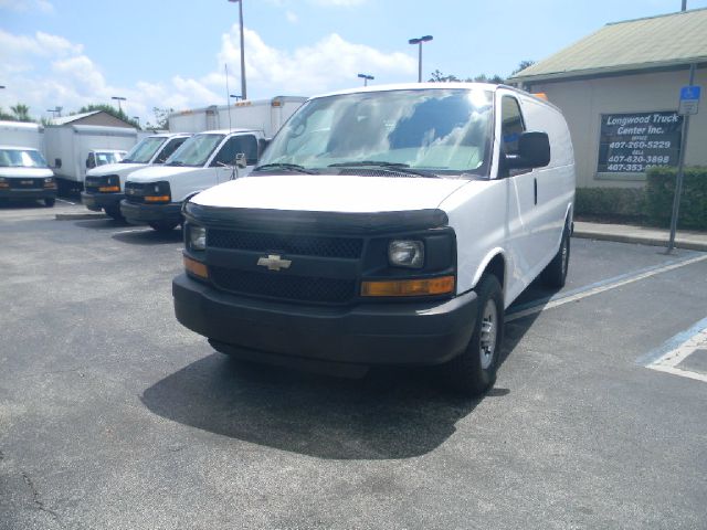 Chevrolet G2500 2011 photo 4